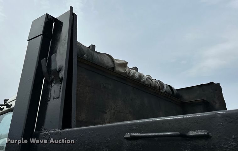 image for item EG1388 2010 Hino 258 dump truck