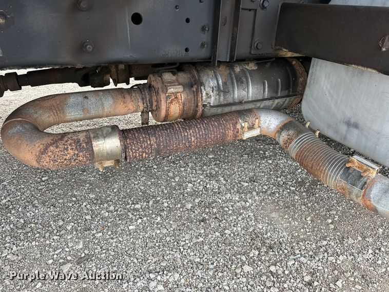 image for item EG1388 2010 Hino 258 dump truck