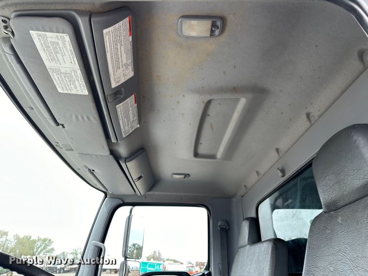 image for item EG1388 2010 Hino 258 dump truck