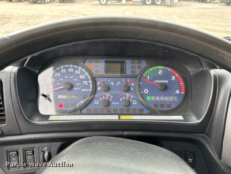 image for item EG1388 2010 Hino 258 dump truck