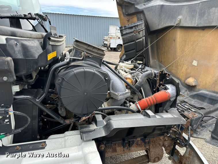 image for item EG1388 2010 Hino 258 dump truck