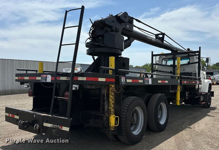 image for item EG1652 1995 Ford L8000 crane truck