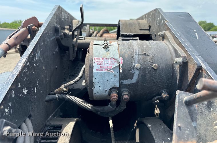 image for item EG1652 1995 Ford L8000 crane truck