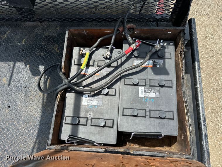 image for item EG1652 1995 Ford L8000 crane truck