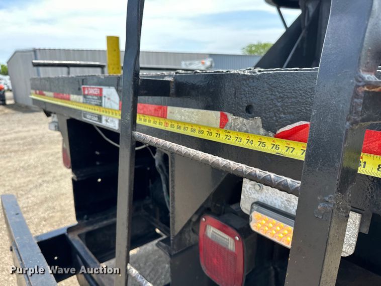 image for item EG1652 1995 Ford L8000 crane truck