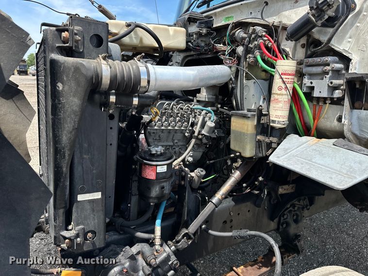 image for item EG1652 1995 Ford L8000 crane truck