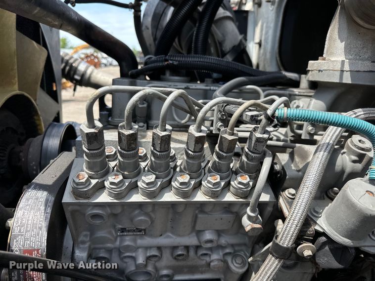 image for item EG1652 1995 Ford L8000 crane truck