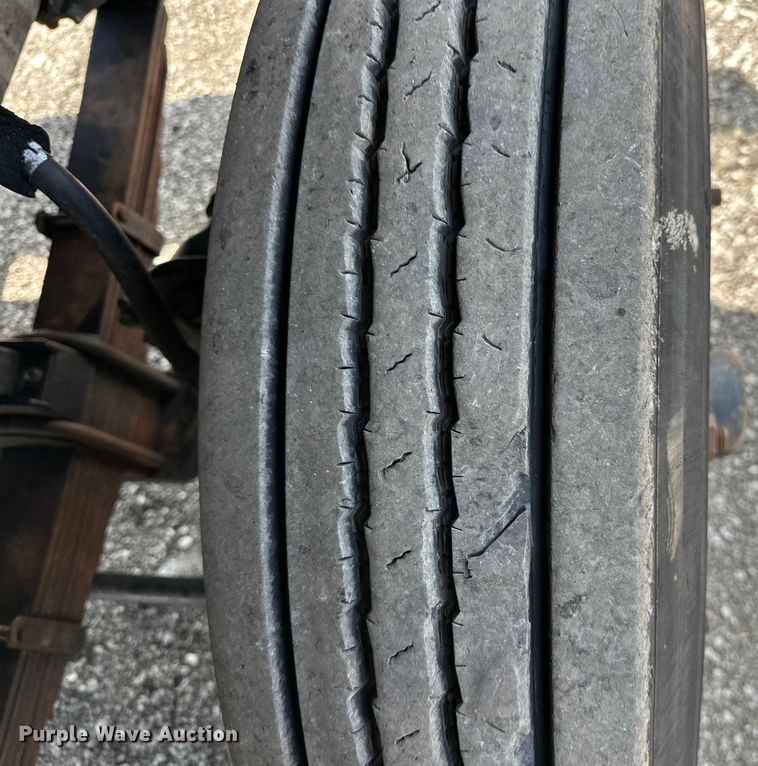 image for item EG1652 1995 Ford L8000 crane truck