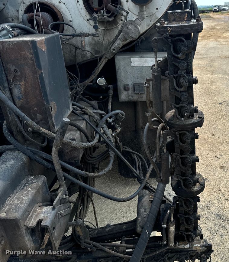 image for item EH4340 2006 International 7400  oil distributor truck