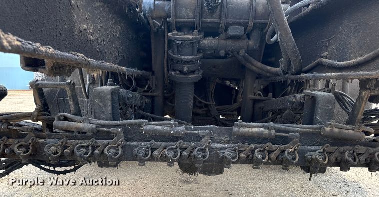 image for item EH4340 2006 International 7400  oil distributor truck