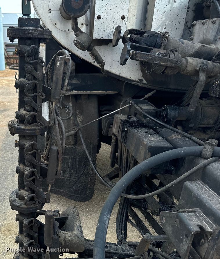 image for item EH4340 2006 International 7400  oil distributor truck