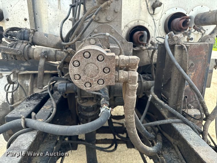 image for item EH4340 2006 International 7400  oil distributor truck