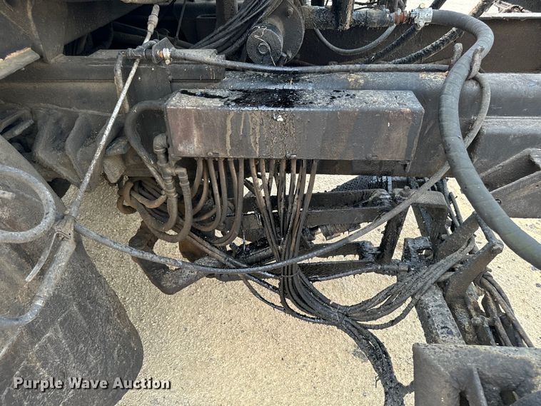 image for item EH4340 2006 International 7400  oil distributor truck