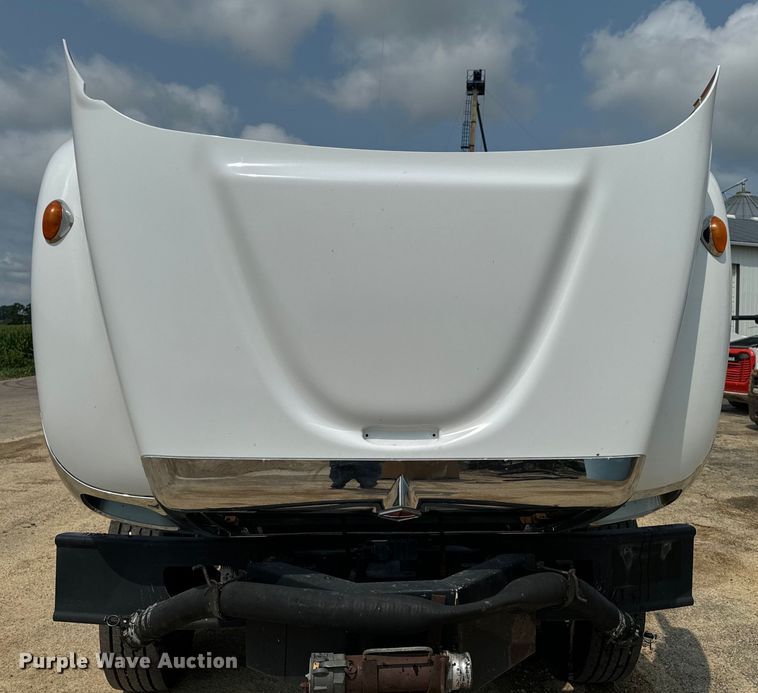 image for item EH4340 2006 International 7400  oil distributor truck