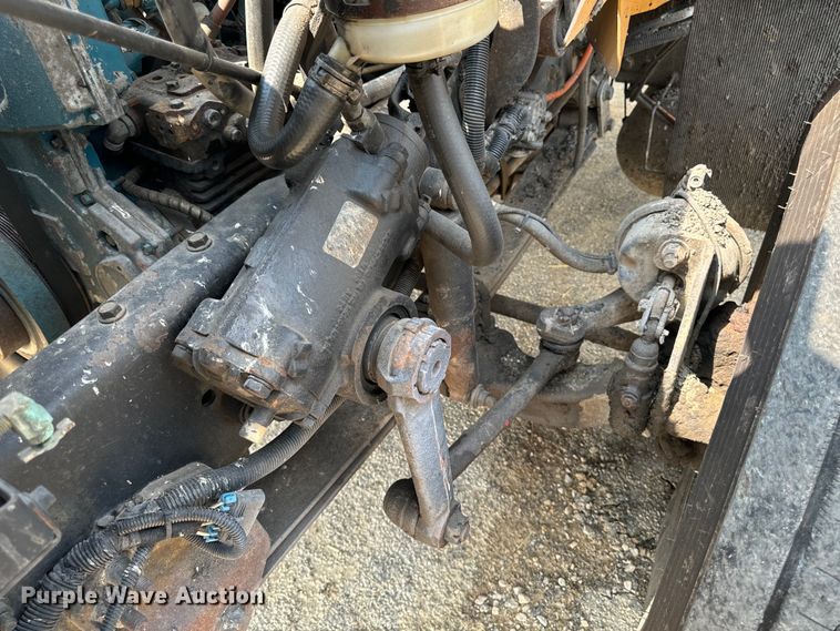 image for item EH4340 2006 International 7400  oil distributor truck