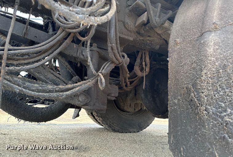 image for item EH4340 2006 International 7400  oil distributor truck