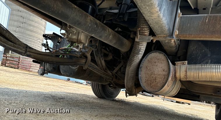 image for item EH4340 2006 International 7400  oil distributor truck