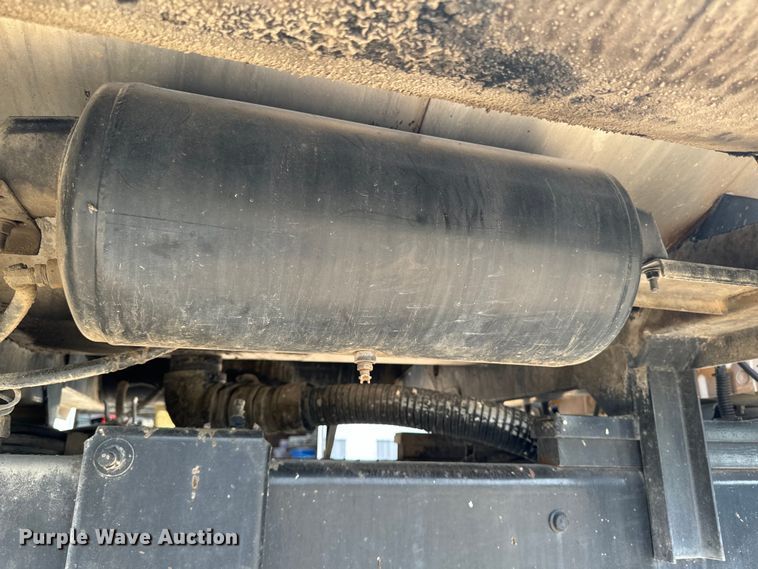 image for item EH4340 2006 International 7400  oil distributor truck