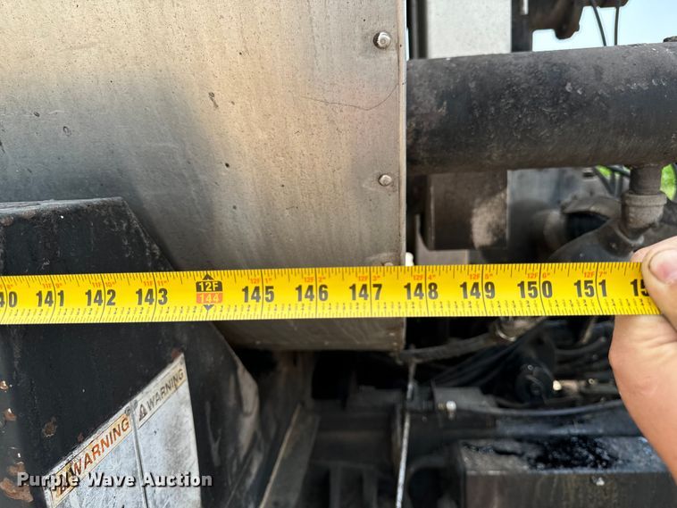 image for item EH4340 2006 International 7400  oil distributor truck