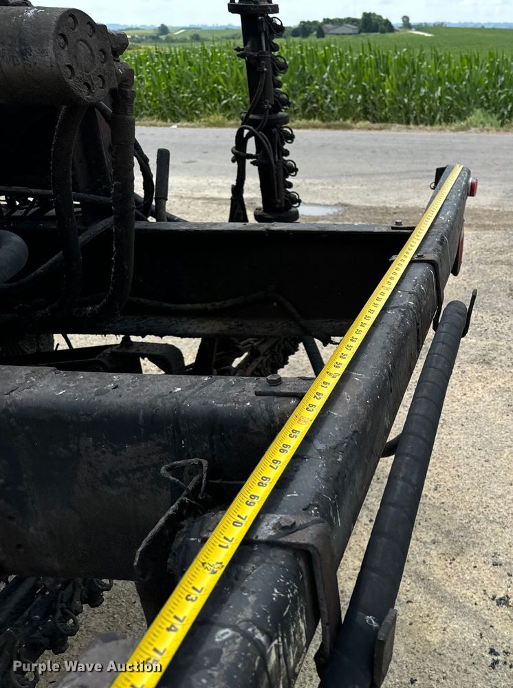 image for item EH4340 2006 International 7400  oil distributor truck