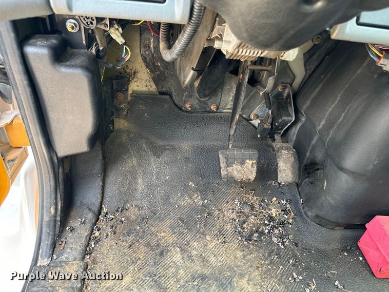 image for item EH4340 2006 International 7400  oil distributor truck