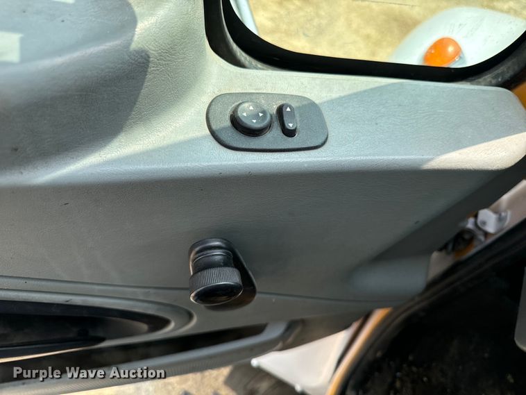 image for item EH4340 2006 International 7400  oil distributor truck