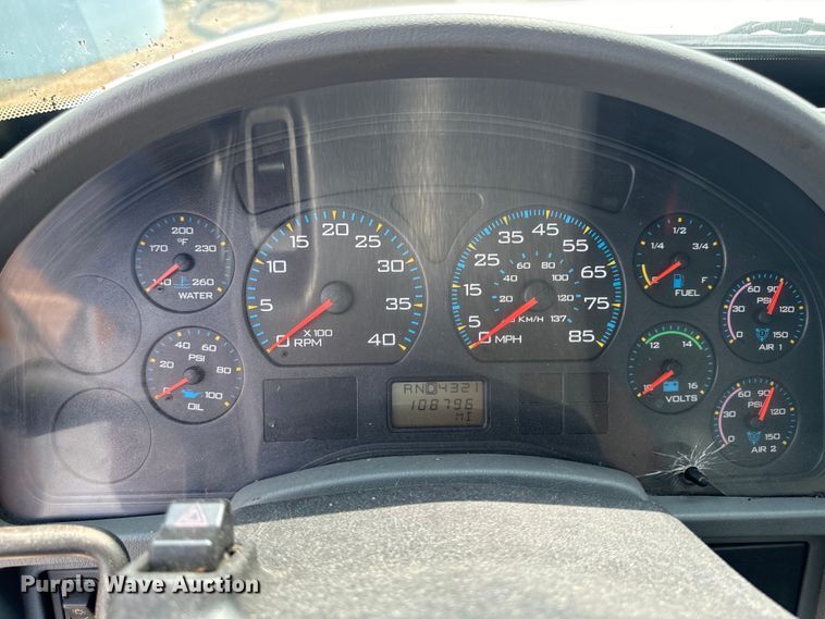 image for item EH4340 2006 International 7400  oil distributor truck