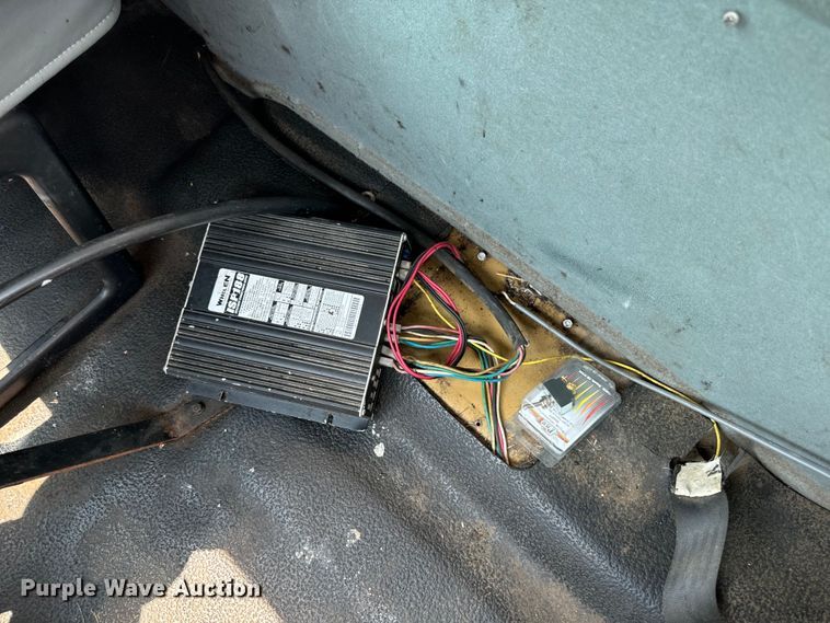 image for item EH4340 2006 International 7400  oil distributor truck