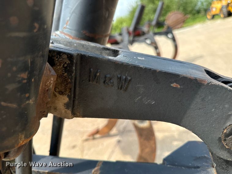 image for item EH4420 M&W Earthmaster ripper