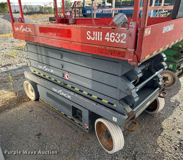 image for item EH4435 Skyjack SJ 4632 scissor lift