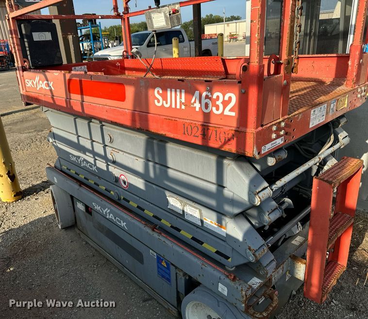 image for item EH4435 Skyjack SJ 4632 scissor lift