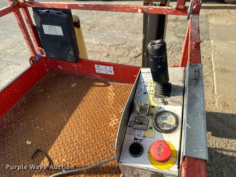 image for item EH4435 Skyjack SJ 4632 scissor lift