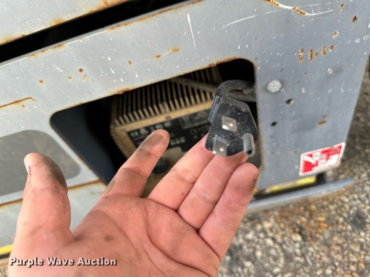 image for item EH4435 Skyjack SJ 4632 scissor lift