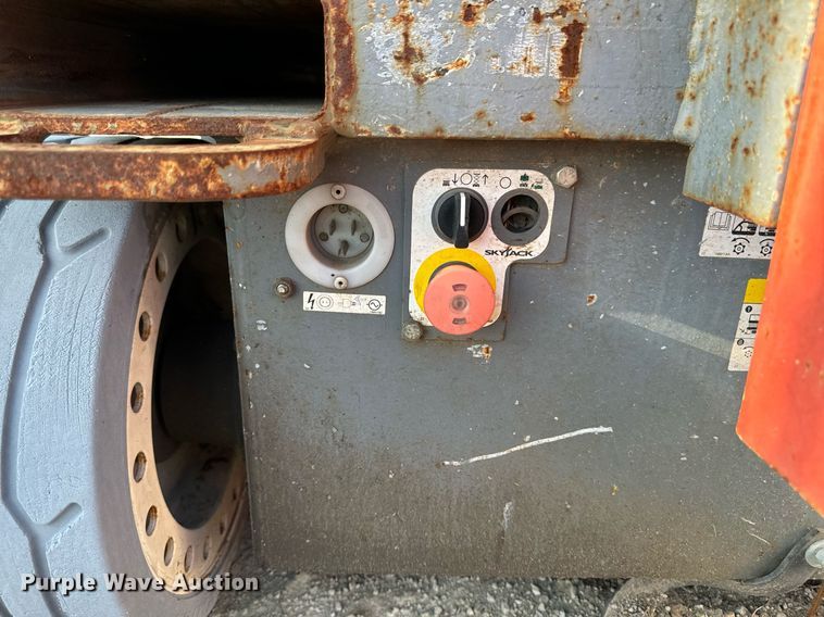 image for item EH4435 Skyjack SJ 4632 scissor lift