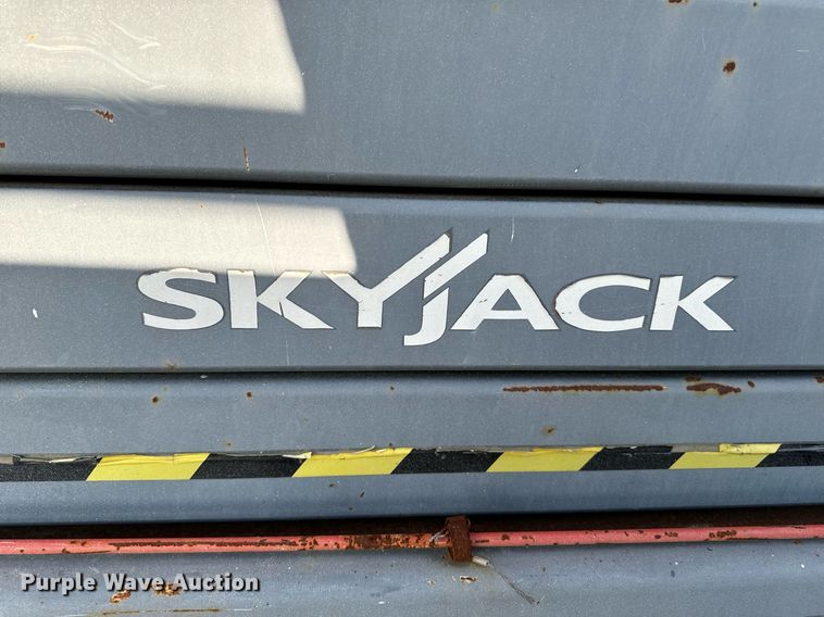 image for item EH4435 Skyjack SJ 4632 scissor lift