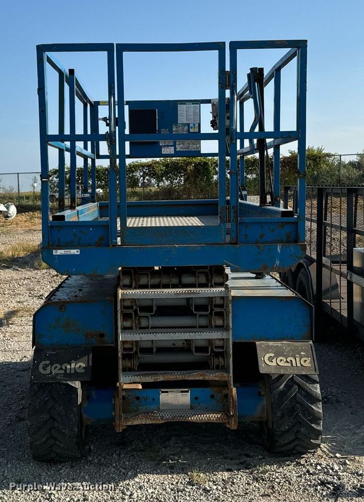 image for item EH4436 1999 Genie GS-3268 IC scissor lift