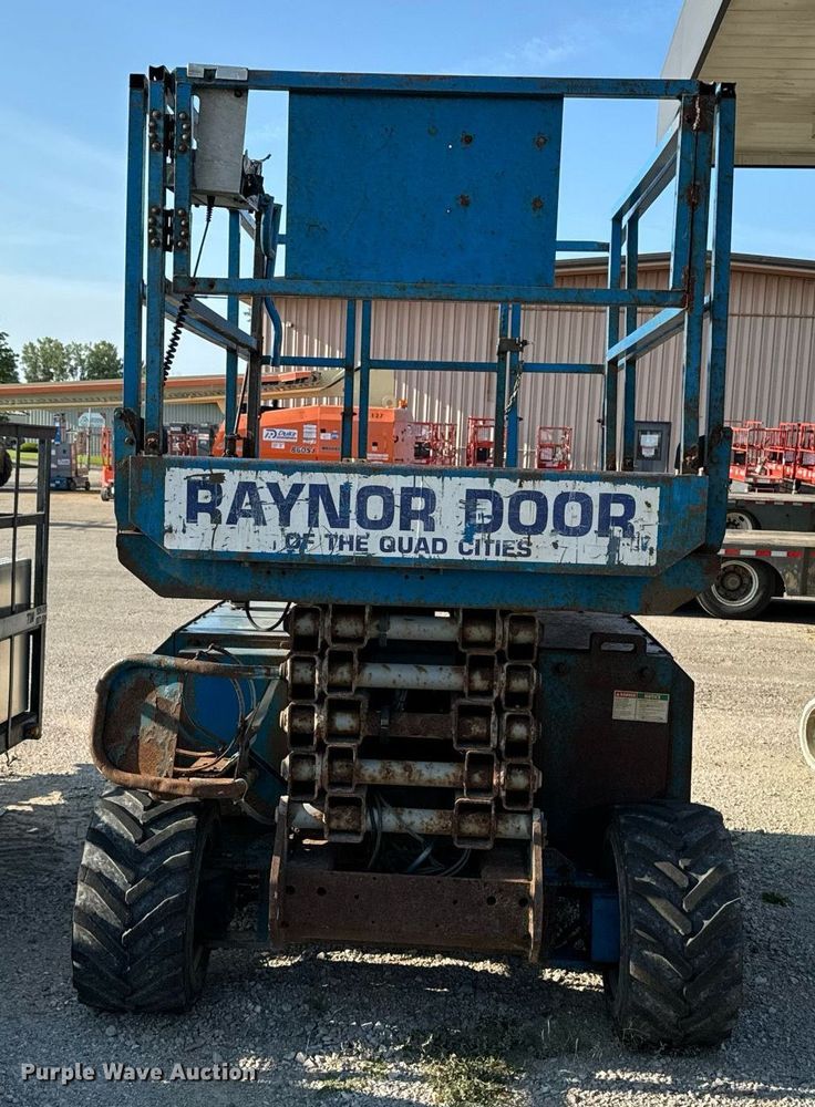 image for item EH4436 1999 Genie GS-3268 IC scissor lift