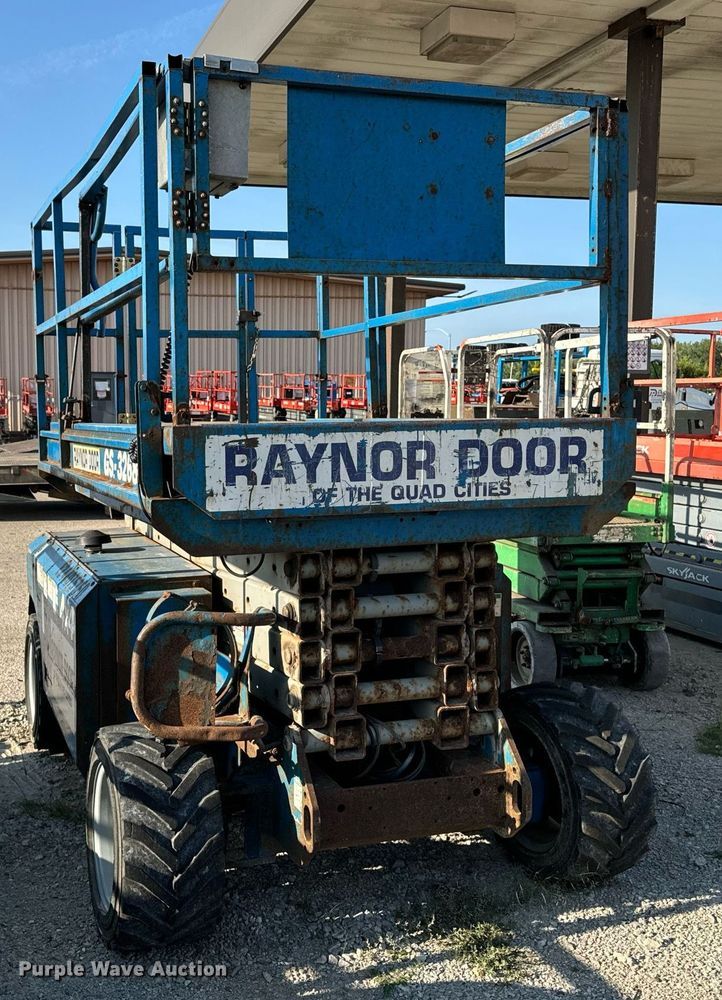 image for item EH4436 1999 Genie GS-3268 IC scissor lift