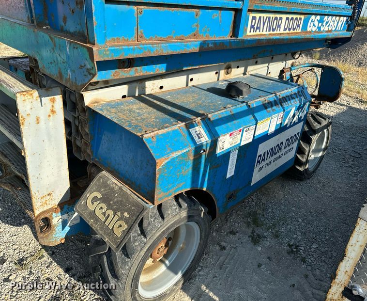 image for item EH4436 1999 Genie GS-3268 IC scissor lift