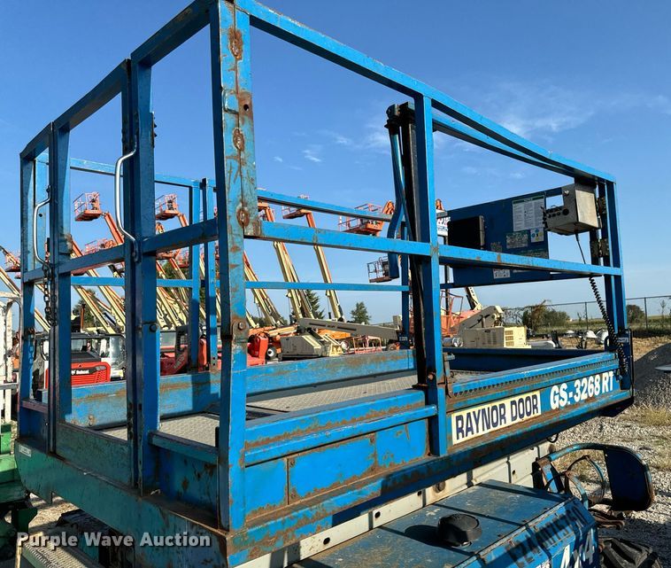 image for item EH4436 1999 Genie GS-3268 IC scissor lift