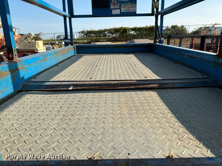 image for item EH4436 1999 Genie GS-3268 IC scissor lift