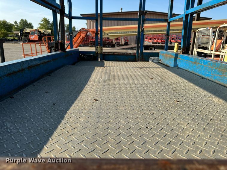 image for item EH4436 1999 Genie GS-3268 IC scissor lift