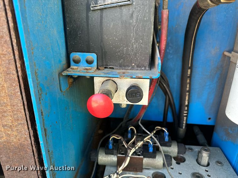 image for item EH4436 1999 Genie GS-3268 IC scissor lift