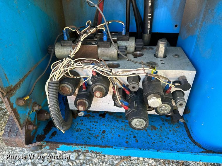 image for item EH4436 1999 Genie GS-3268 IC scissor lift