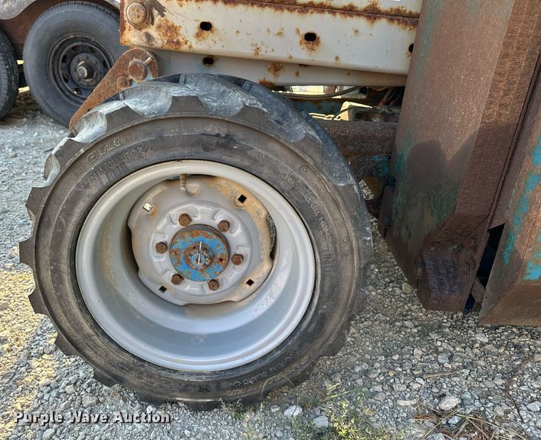 image for item EH4436 1999 Genie GS-3268 IC scissor lift