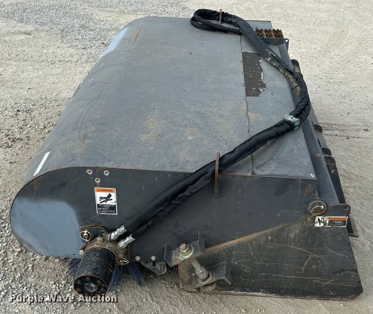 image for item EH6967 2019 Case 51469715 skid steer broom