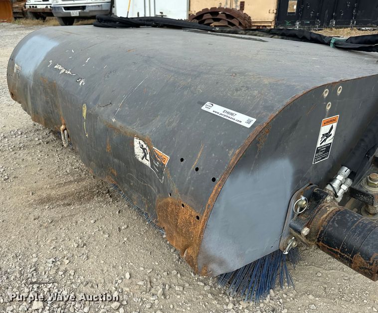 image for item EH6967 2019 Case 51469715 skid steer broom