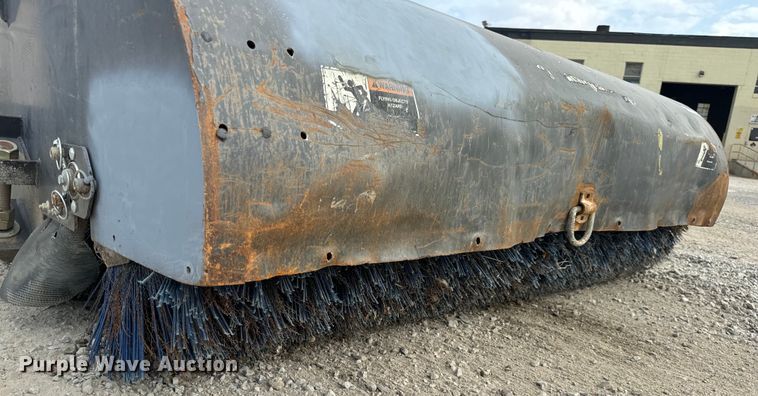image for item EH6967 2019 Case 51469715 skid steer broom
