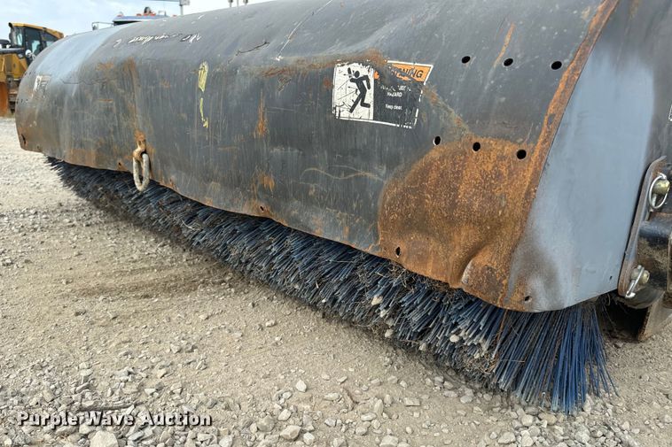 image for item EH6967 2019 Case 51469715 skid steer broom