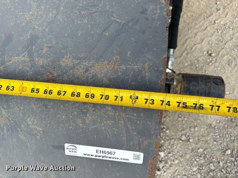 image for item EH6967 2019 Case 51469715 skid steer broom